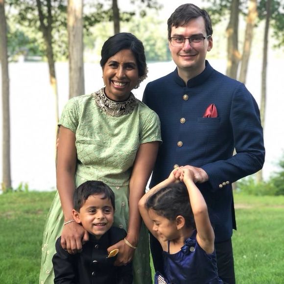 Profile Picture of Eva Holmes (@magicaleva) on Poshmark