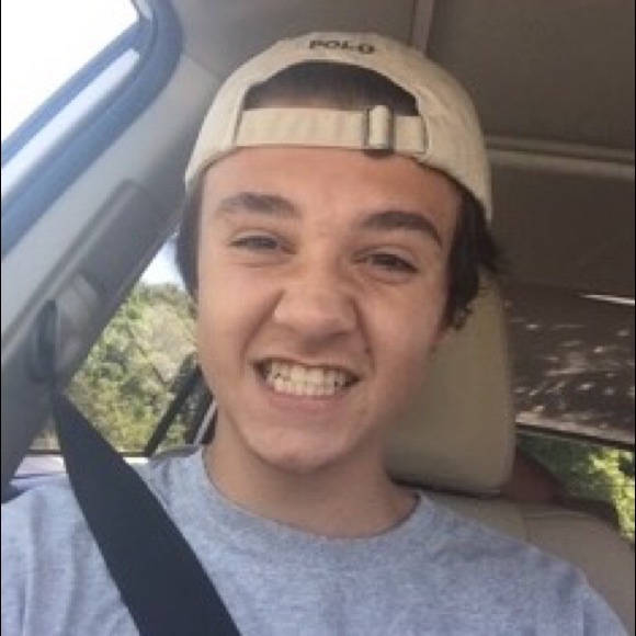 Profile Picture of Maurice Foster (@foster535) on Poshmark