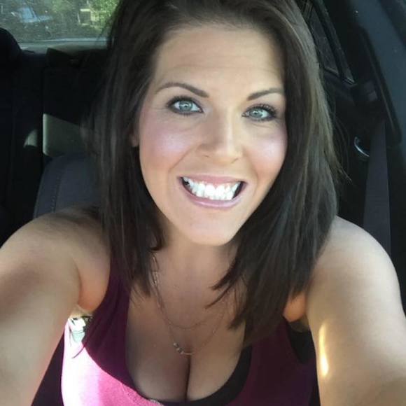 Casey Hillary - Poshmark Profile Picture of Casey Hillary (@caseyhillary) on Poshmark