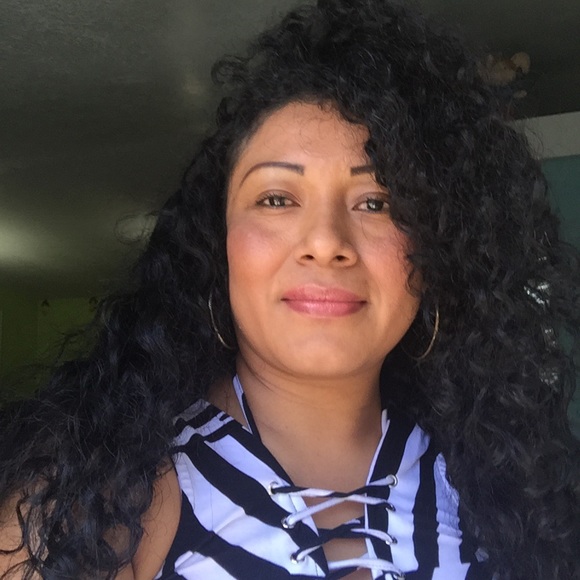 Profile Picture of Graciela Campos (@gracielanaza21) on Poshmark