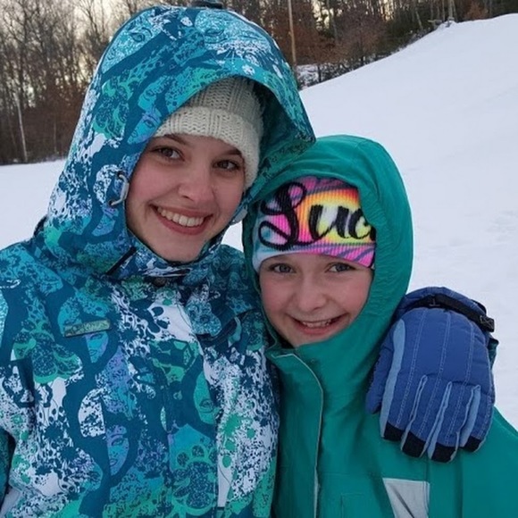 Profile Picture of Lucy Leonard (@lucyleonard10) on Poshmark