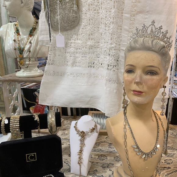 Profile Picture of Linda Otteman (@lkottem) on Poshmark