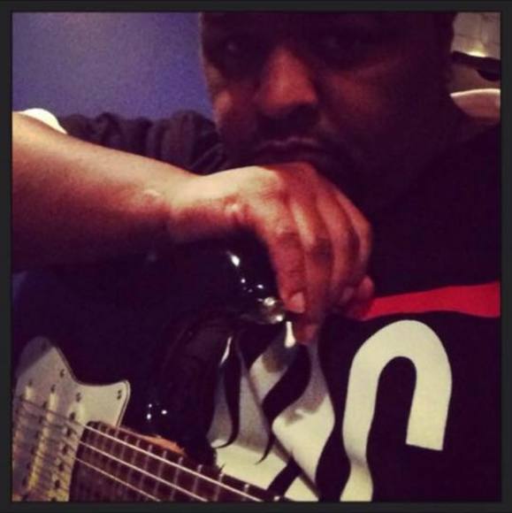 Profile Picture of Ray moe Murdock (@moezarty2k) on Poshmark