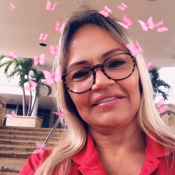 Profile Picture of Myrna Mendez (@myrnamendez) on Poshmark