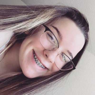 Profile Picture of Julia Savoy (@juliasavoy8) on Twitter