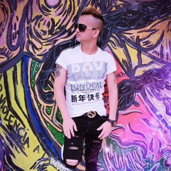 Profile Picture of Fonseca Cutiño (@tokiflow) on Poshmark