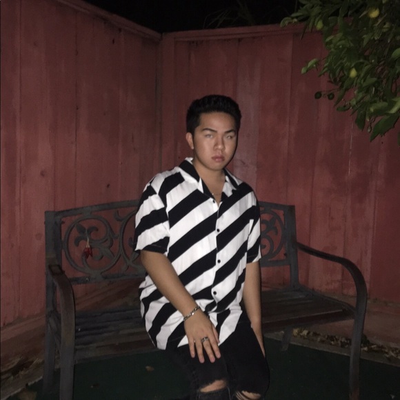 Profile Picture of Ryan Minaj (@ralmainglam) on Poshmark