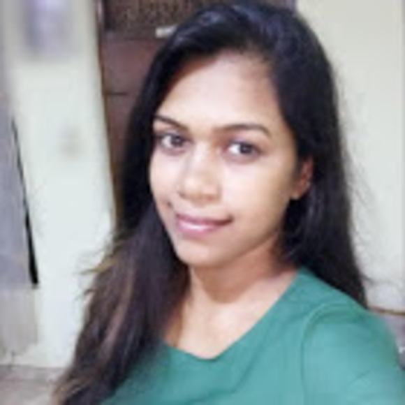 Profile Picture of Shanthika Fernando (@shanthikaf) on Poshmark