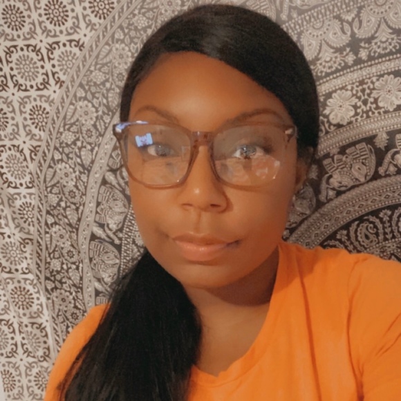 Profile Picture of Tia Roach (@lashuan20) on Poshmark