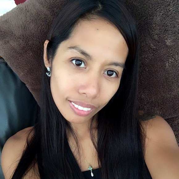 Profile Picture of Merla Rifenberg (@mamerlz) on Poshmark