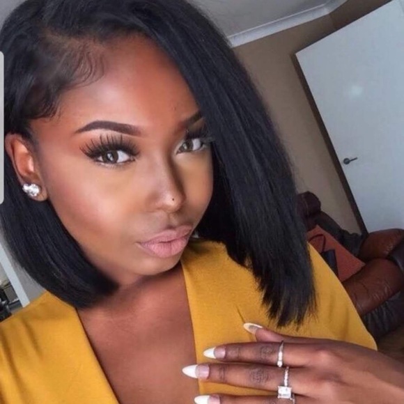 Profile Picture of Alecia Yokley (@aleciayokley) on Poshmark