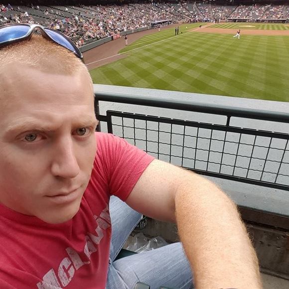Profile Picture of Thomas Macdonald (@fiunole) on Poshmark
