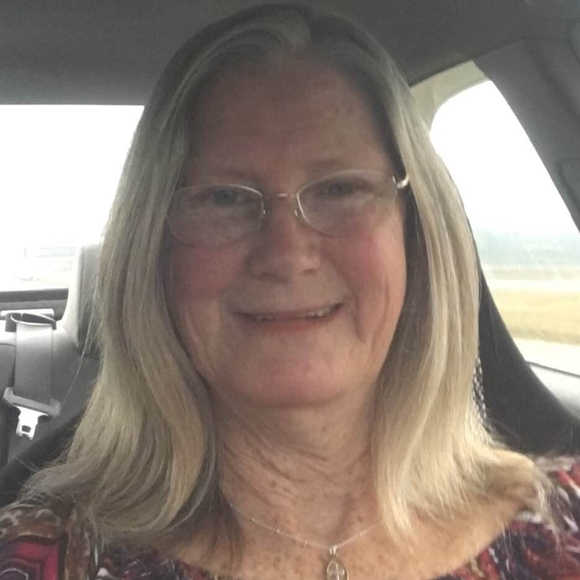 Profile Picture of Lois Keller (@loiskeller) on Poshmark