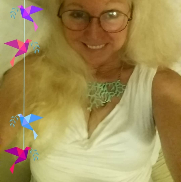 Profile Picture of Susan Archon (@littlemiss0609) on Poshmark