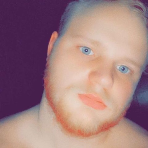 Profile Picture of Blake Willis (@blakewillis254) on Poshmark