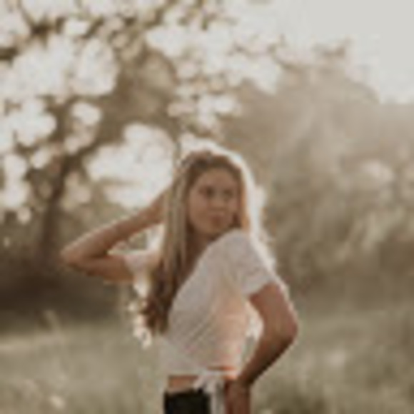 Harmony Jensen - Poshmark Profile Picture of Harmony Jensen (@harmonyjjensen) on Poshmark