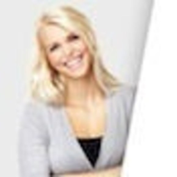 Profile Picture of Frances Hayes (@francesc27) on Poshmark