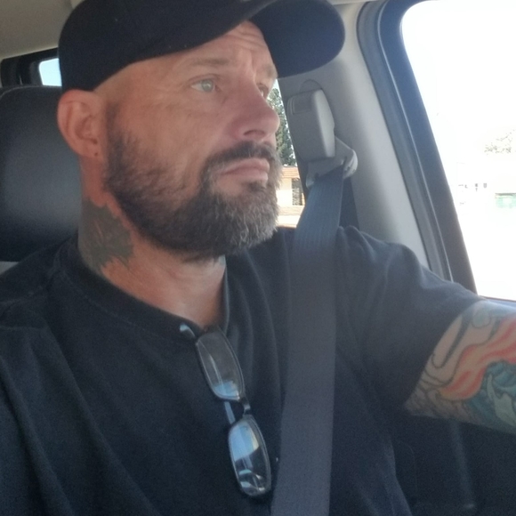 Profile Picture of Corey Hensley (@hensleyc7) on Poshmark