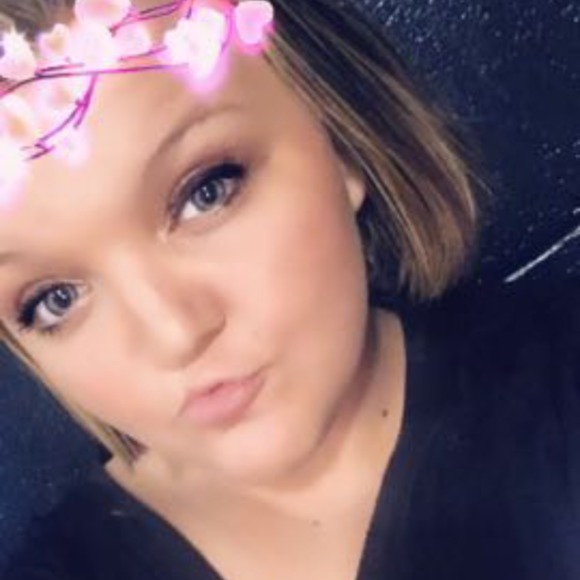 Profile Picture of Brooke Black (@brookebear17) on Poshmark