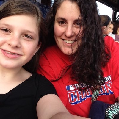 Profile Picture of Lisa Lindquist (@supermom_lisa) on Twitter