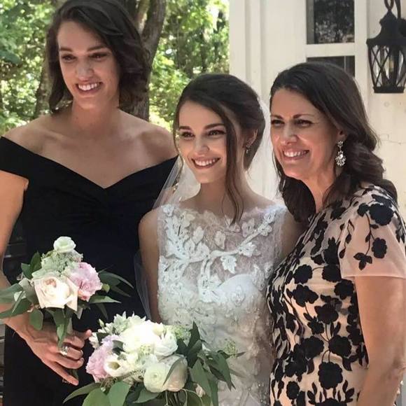 Profile Picture of Lydia Bryce (@lydiabryce) on Poshmark