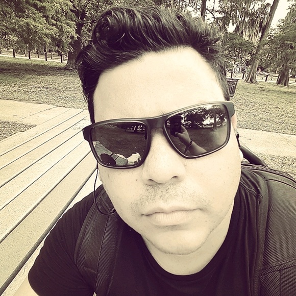Profile Picture of Julio Machado (@julioemh) on Poshmark