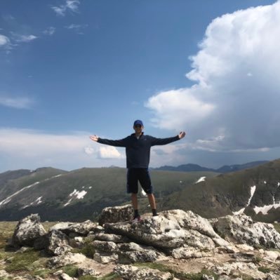 Profile Picture of Daniel Tang (@SportsManDanT) on Twitter