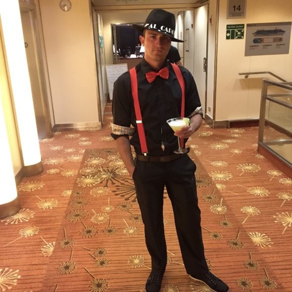 Profile Picture of Alexander Bartolo (@albee91528) on Poshmark