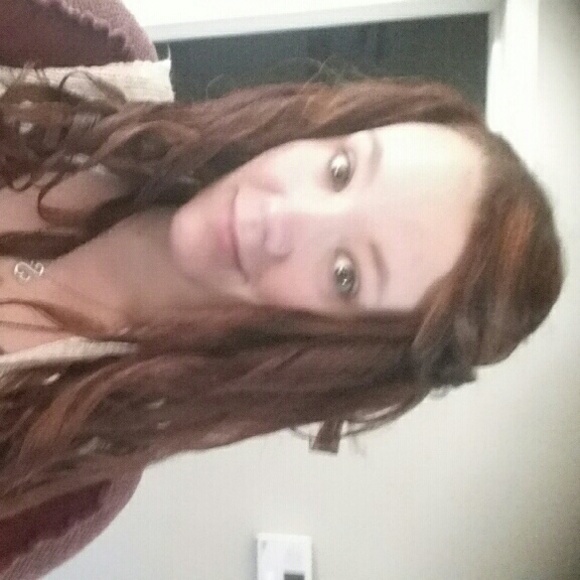 Profile Picture of Kaylan Davis (@kaylandavis) on Poshmark