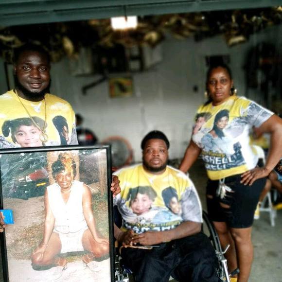 Profile Picture of Michael Horne (@michaelhorne969) on Poshmark