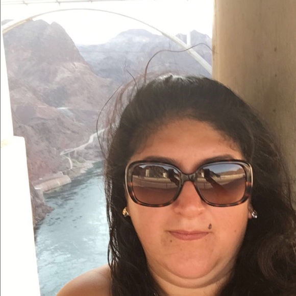 Profile Picture of Joseline Marcalaya (@jvanesa29) on Poshmark