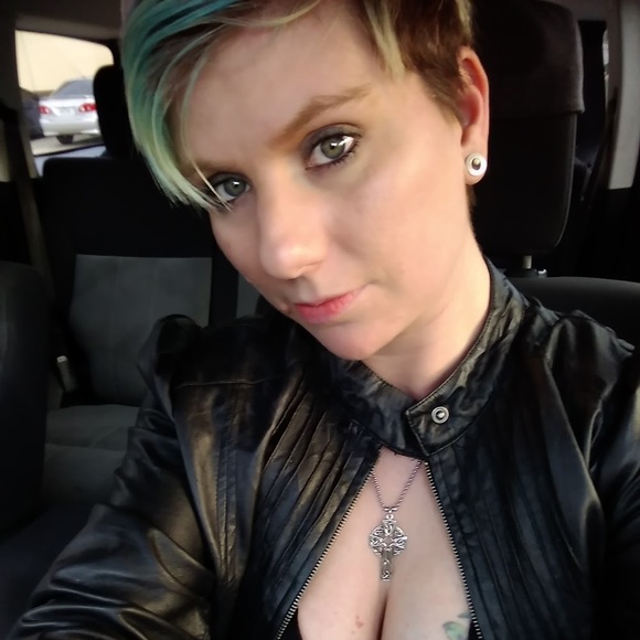 Profile Picture of Janet Serrano (@tyrannyjstewart) on Poshmark