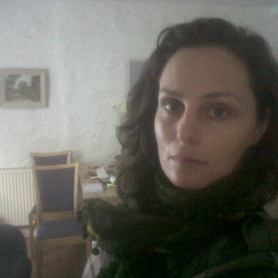 Profile Picture of Emily J Harnett (@ejharnett) on Twitter
