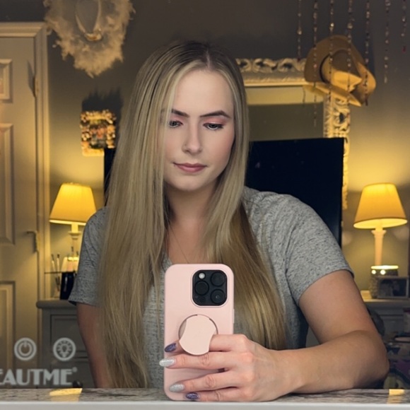 Profile Picture of Maddy Stoelting (@maddy_stoelting) on Poshmark