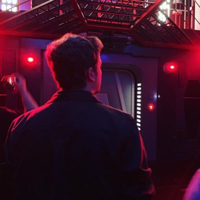 Profile Picture of Nick Beyer (@QuantumSurging) on Twitter