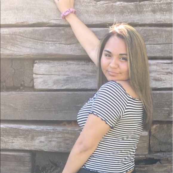 Profile Picture of Ruby Ward (@rubieaw) on Poshmark