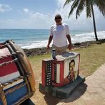 Profile Picture of Felix Checo (@felix.checo.96) on Facebook