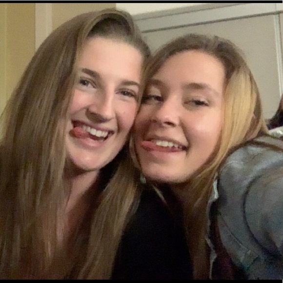 Profile Picture of Corrie Frank (@corriefrank) on Poshmark