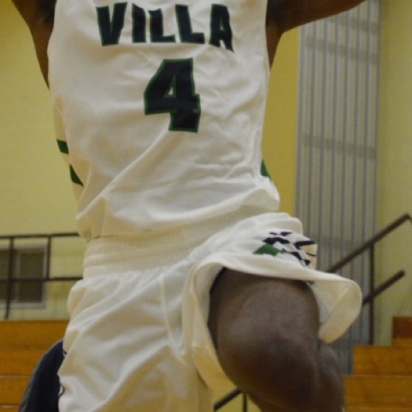 Profile Picture of Jayson Moore (@jmididoore) on Poshmark