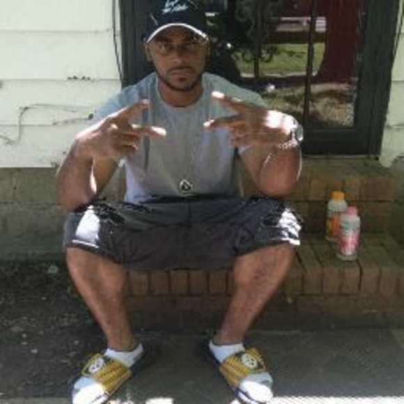 Profile Picture of Joe Dyson (@joedyson55) on Poshmark