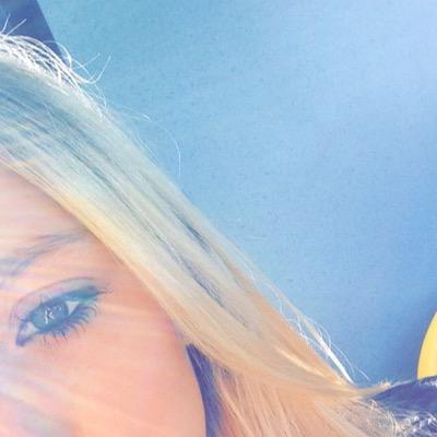 Profile Picture of Danielle Gee (@daniellegee97) on Twitter