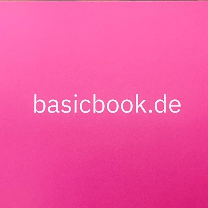 Profile Picture of carlfrech (@basic.book) on Tiktok