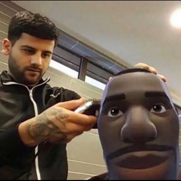 Profile Picture of Andrew Rios (@andrewrios10) on Poshmark