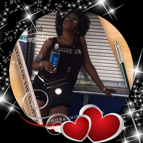 Profile Picture of Alberta Pinnick (@albertapinnick) on Poshmark