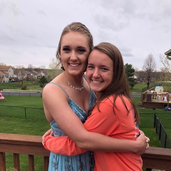 Alyssa Tupy - Poshmark Profile Picture of Alyssa Tupy (@alyssa_tupy) on Poshmark