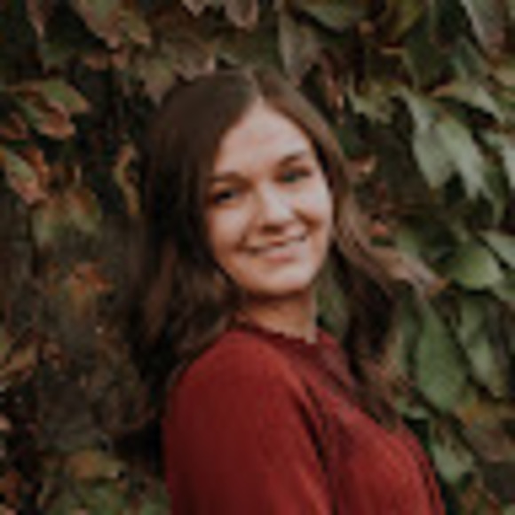 Lauren Micetich - Poshmark Profile Picture of Lauren Micetich (@laurenm0222) on Poshmark