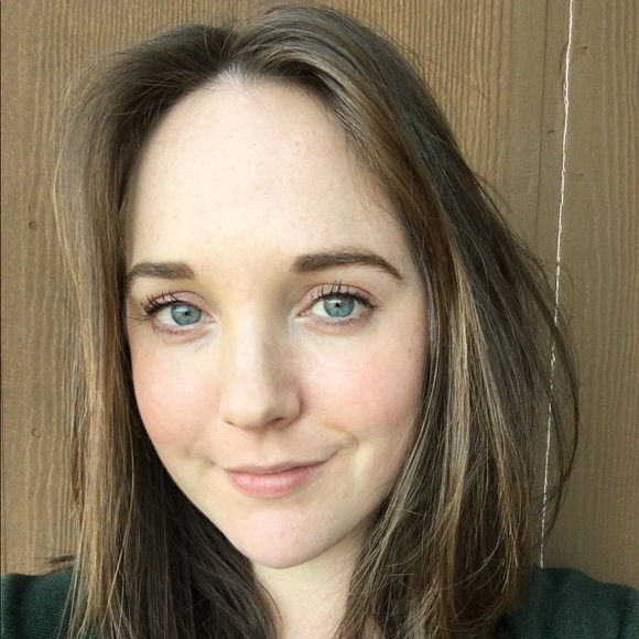 Profile Picture of Amelia Simpson (@alysmps91) on Poshmark