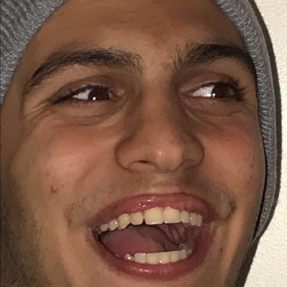 Profile Picture of Daniel Bina (@kobebina) on Poshmark