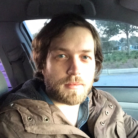 Profile Picture of Richard Humphreys (@richarddeanh) on Poshmark
