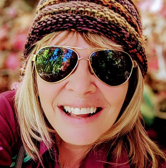 Profile Picture of Lisa Peeples (@peepleslisa) on Poshmark